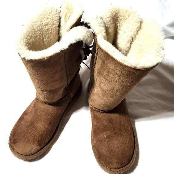 Girls’ UGG Bailey Bow II Boots – Size 2 – Chestnut Suede with Satin Ribbons - Picture 7 of 12